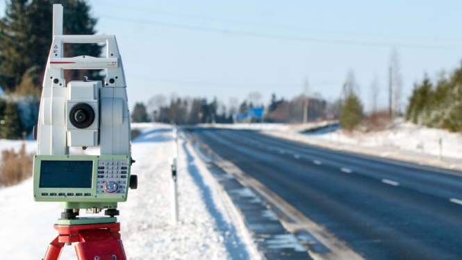Attēls ziņai – Valsts zemes dienests kopā ar nozari strādā pie zemes kadastrālās uzmērīšanas procesu pilnveides