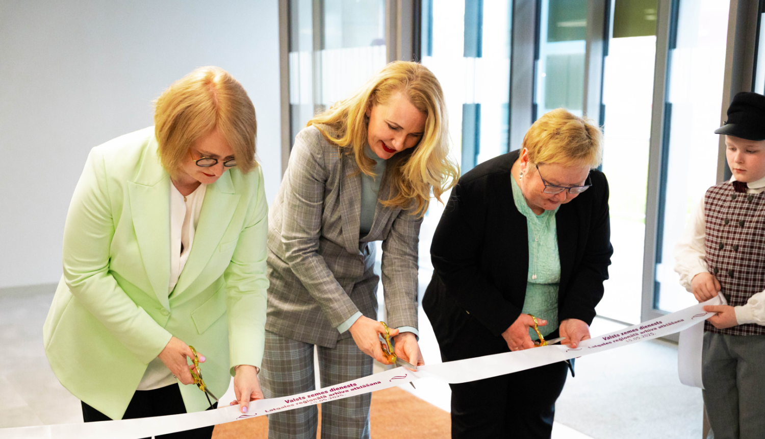 Atklāj Valsts zemes dienesta reģionālo arhīva glabātavu Jēkabpilī