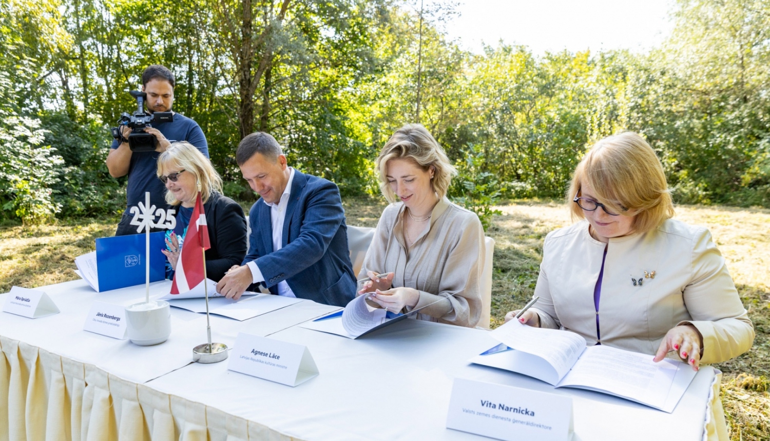 Apņemas izveidot Latvijas Nacionālā arhīva Vidzemes reģiona centru Cēsīs