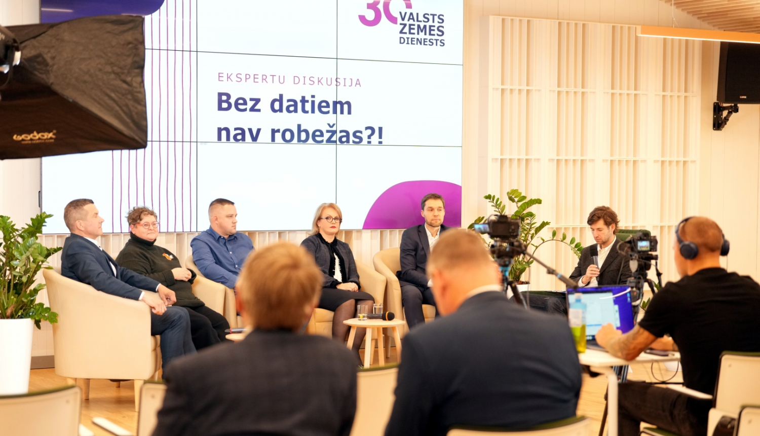 Ar Latvijas vadošo ekspertu dalību aizvadīta Valsts zemes dienesta 30. gadadienai veltītā diskusija “Bez datiem nav robežas?!”