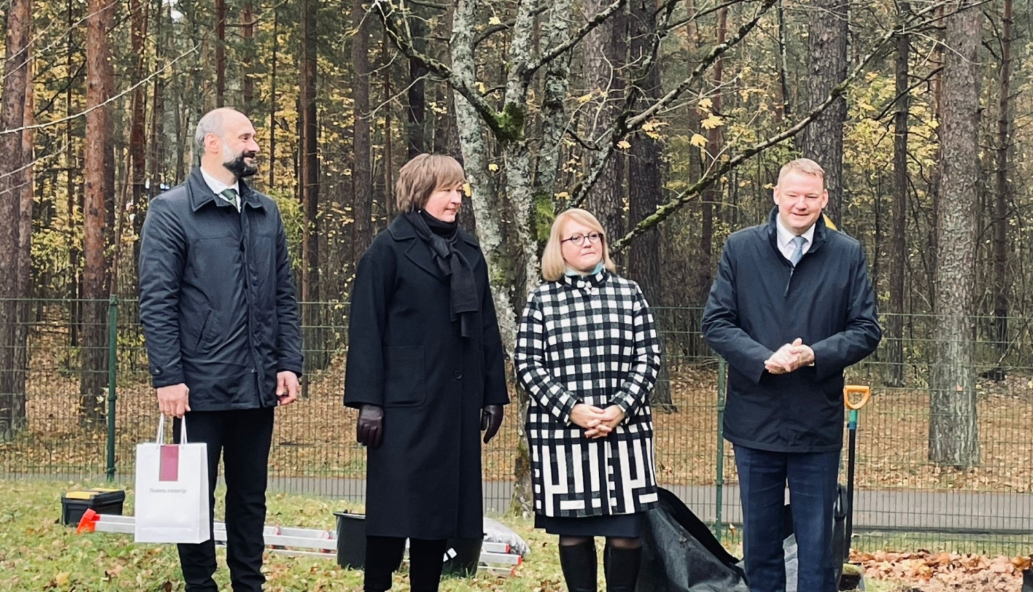 Koka stādīšana Mežaparkā